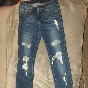 💕Distressed Skinny Cello jeans!💋